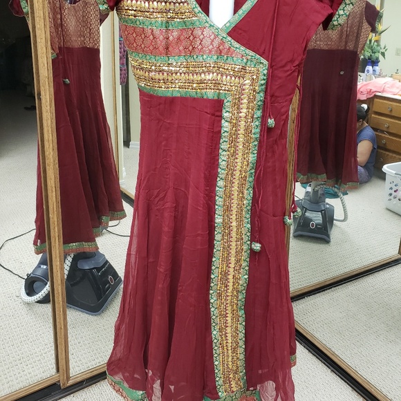 Green & maroon churidaar - Picture 3 of 6